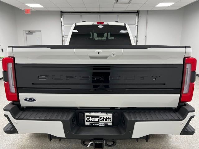 Used 2025 Ford F450 Platinum w/ FX4 Off-Road Package image 9