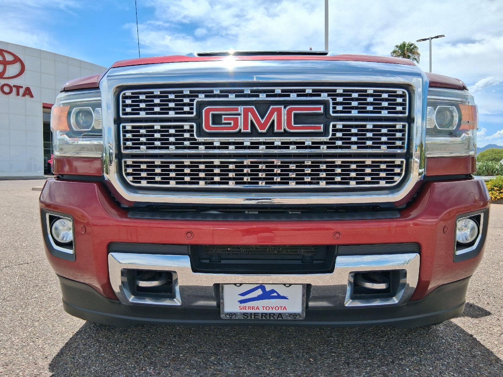 Used 2018 GMC Sierra 2500 Denali w/ Duramax Plus Package AWD/4WD image 10