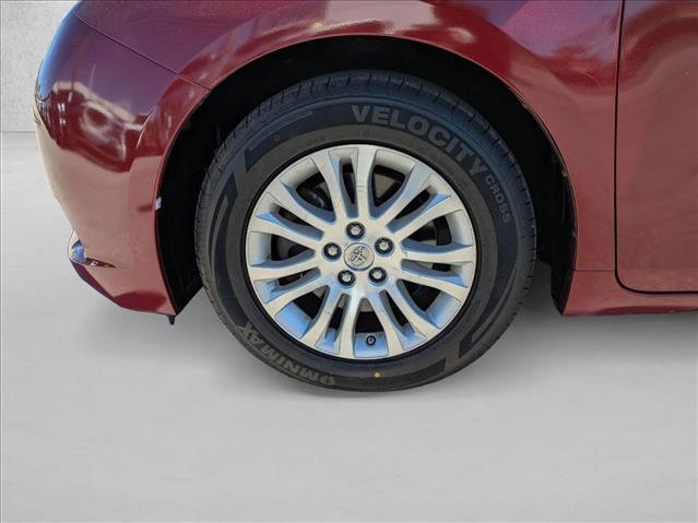 Used 2015 Toyota Sienna XLE image 25