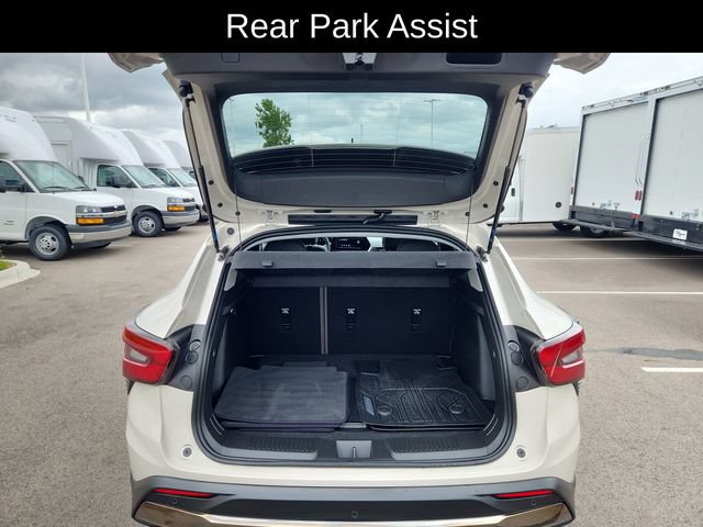 Used 2026 Chevrolet Trax ACTIV w/ Sunroof Package FWD image 32