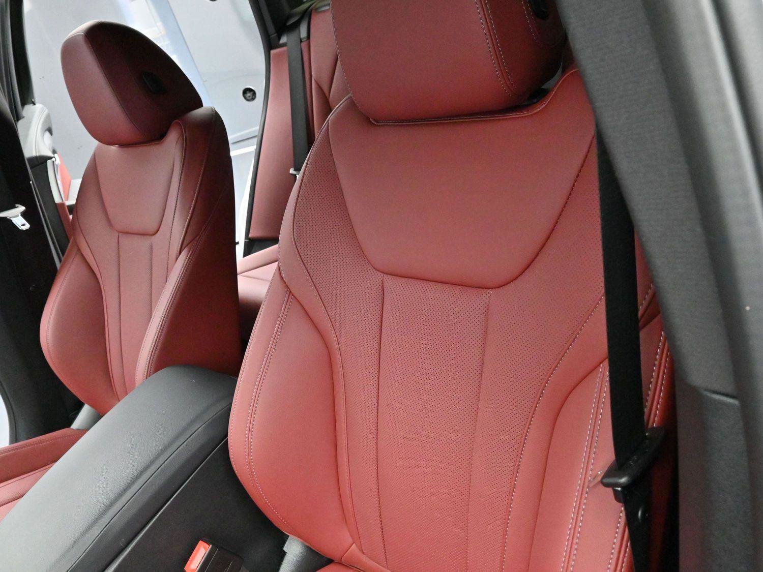 Used 2024 BMW X3 M40i w/ Premium Package image 16