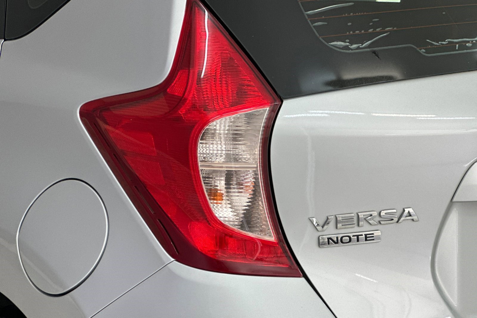 Used 2018 Nissan Versa Note SR image 12