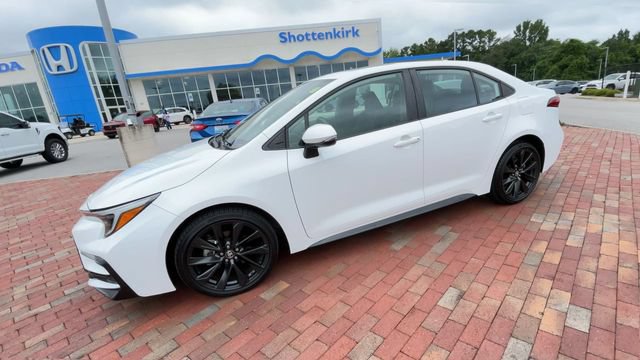 Used 2024 Toyota Corolla XSE FWD image 6