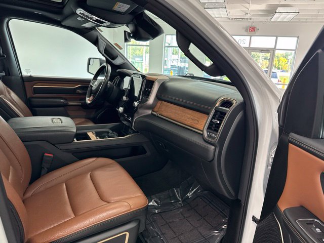 Used 2023 RAM 1500 Limited w/ Body-Colour Bumper Group AWD/4WD image 28