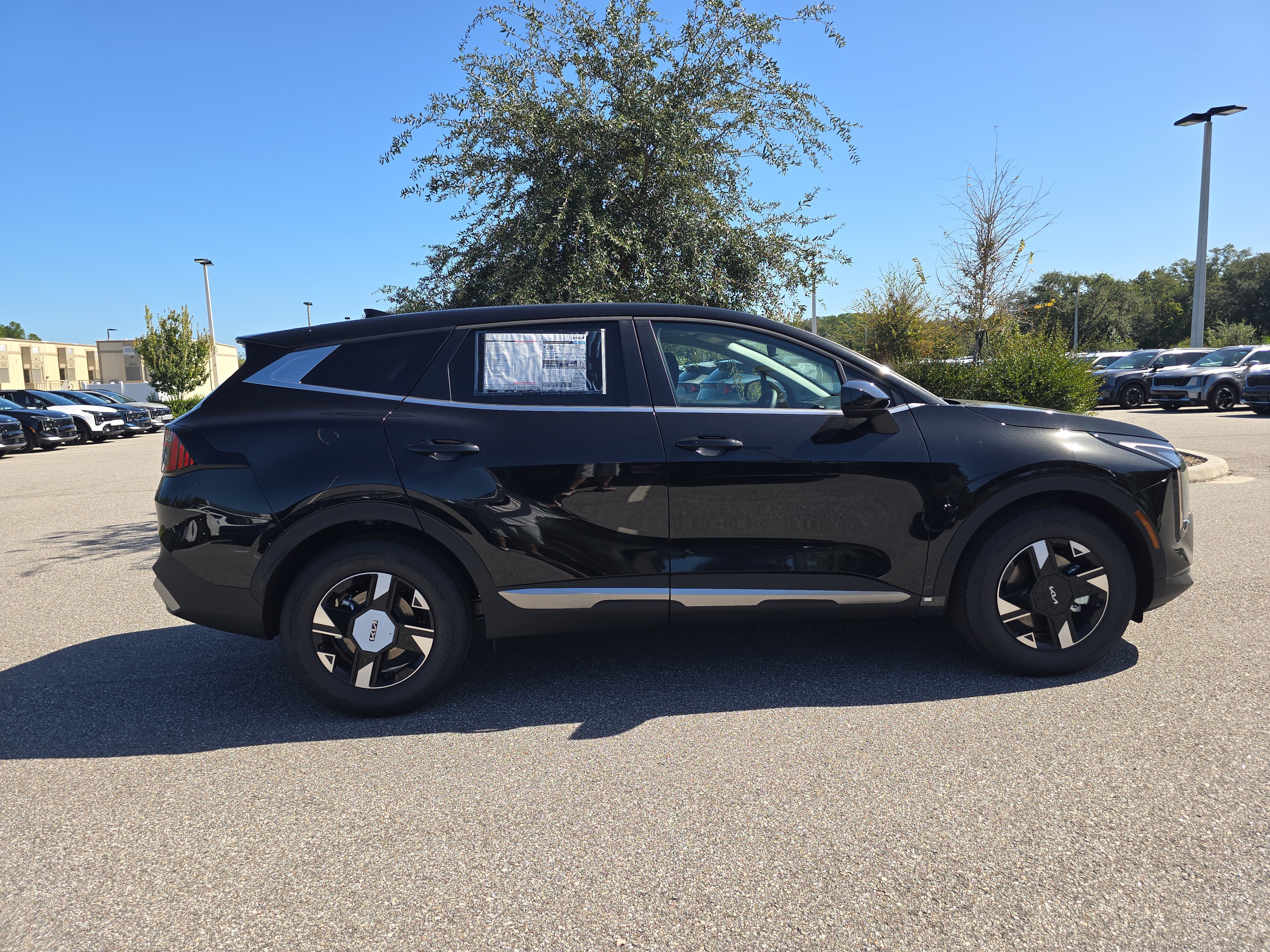 New 2027 Kia Sportage LX FWD image 9