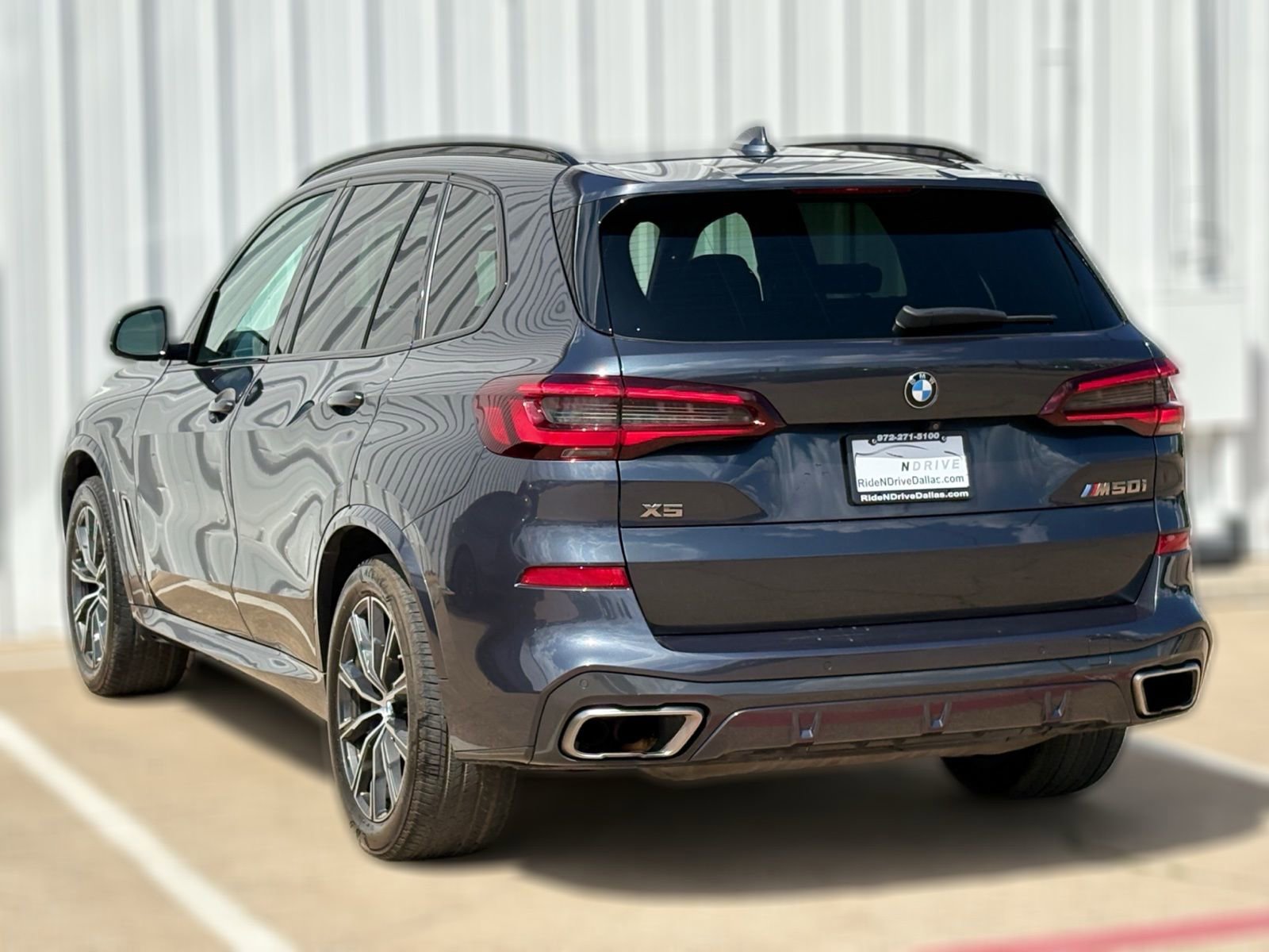 Used 2022 BMW X5 M50i w/ Premium Package image 6