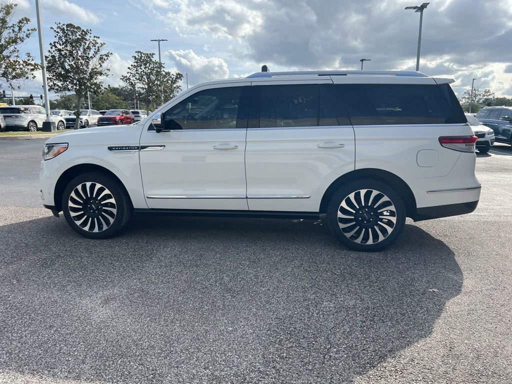 Used 2023 Lincoln Navigator Black Label image 6