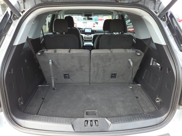 Used 2022 Ford Explorer XLT image 6