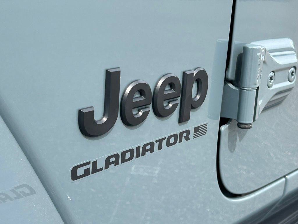 Used 2024 Jeep Gladiator Sport AWD/4WD image 39