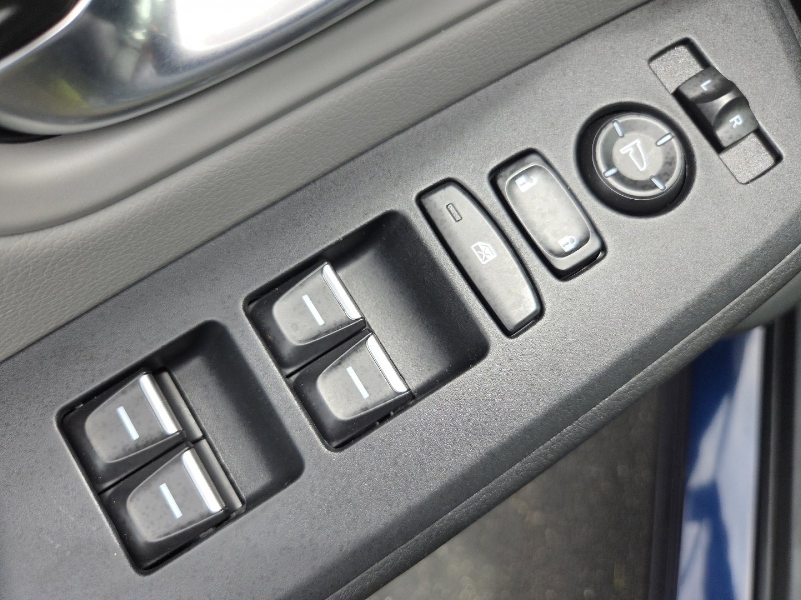 Certified 2025 Honda Pilot Touring image 32