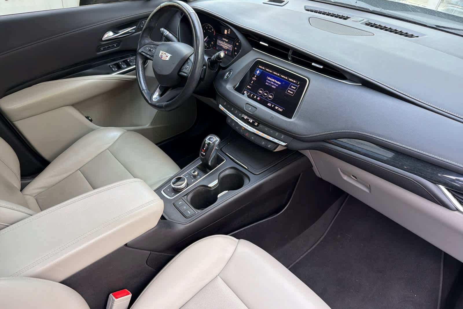 Used 2019 Cadillac XT4 Premium Luxury w/ Enhanced Visibility Package AWD/4WD image 18