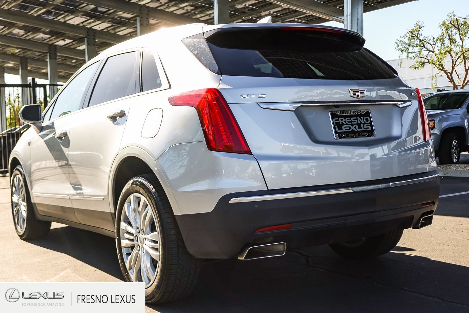 Used 2018 Cadillac XT5 Premium Luxury FWD image 4