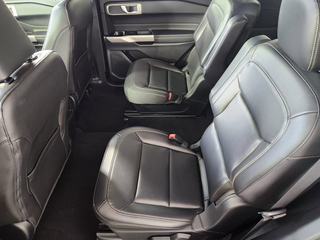 Used 2024 Ford Explorer XLT w/ Equipment Group 202A AWD/4WD image 14