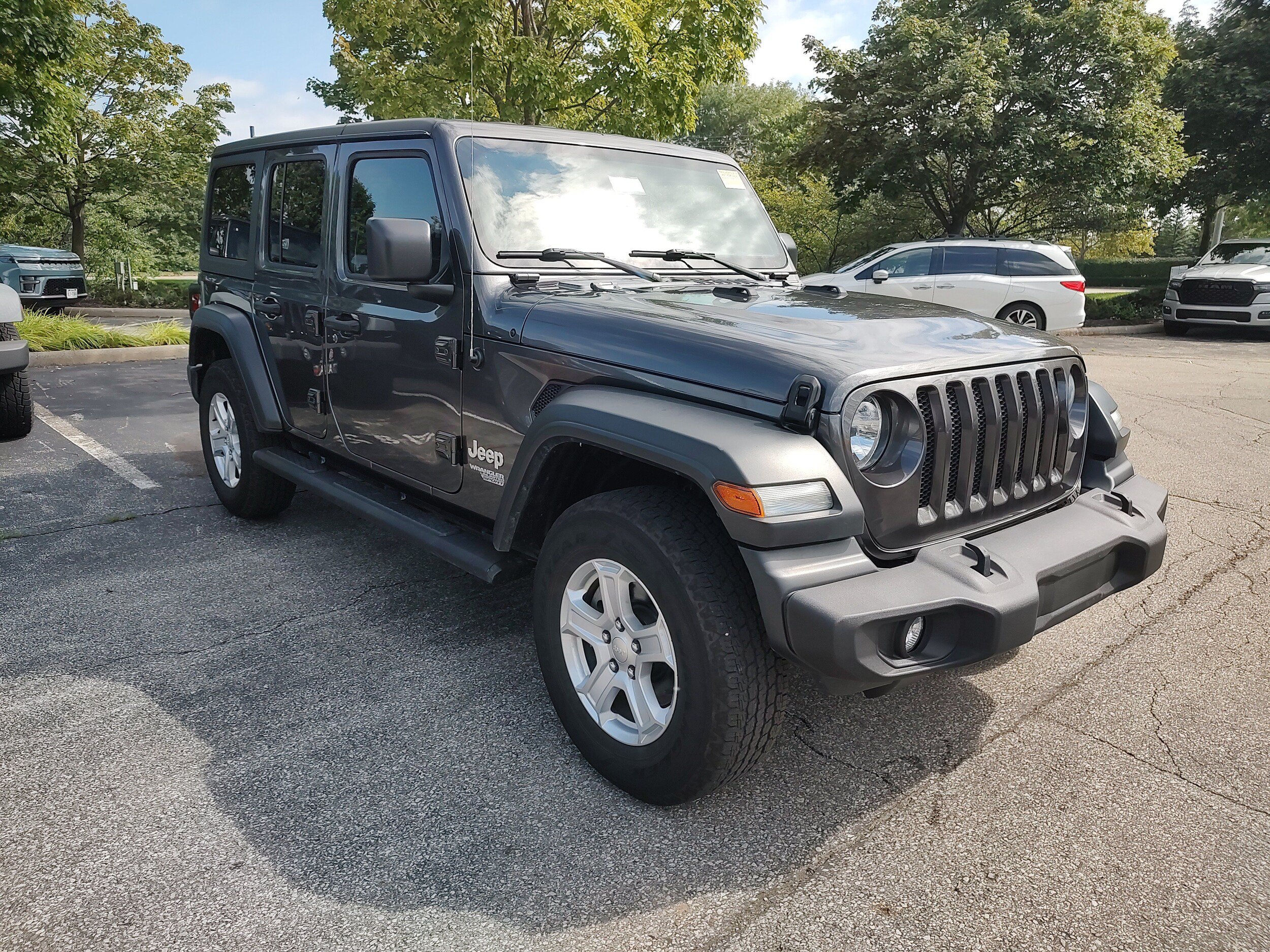 Used 2019 Jeep Wrangler Unlimited Sport S AWD/4WD image 3