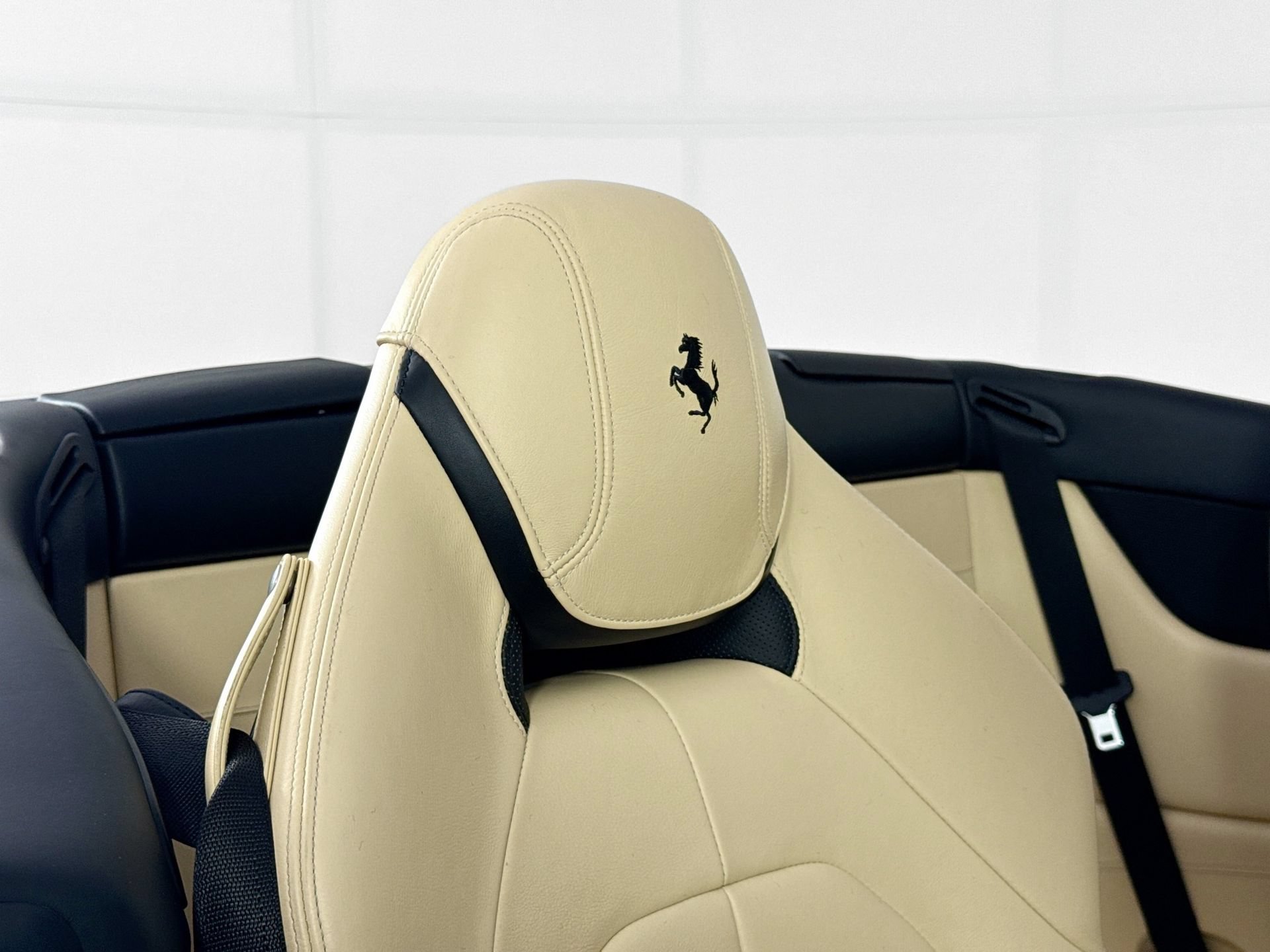 Certified 2017 Ferrari California T RWD image 24
