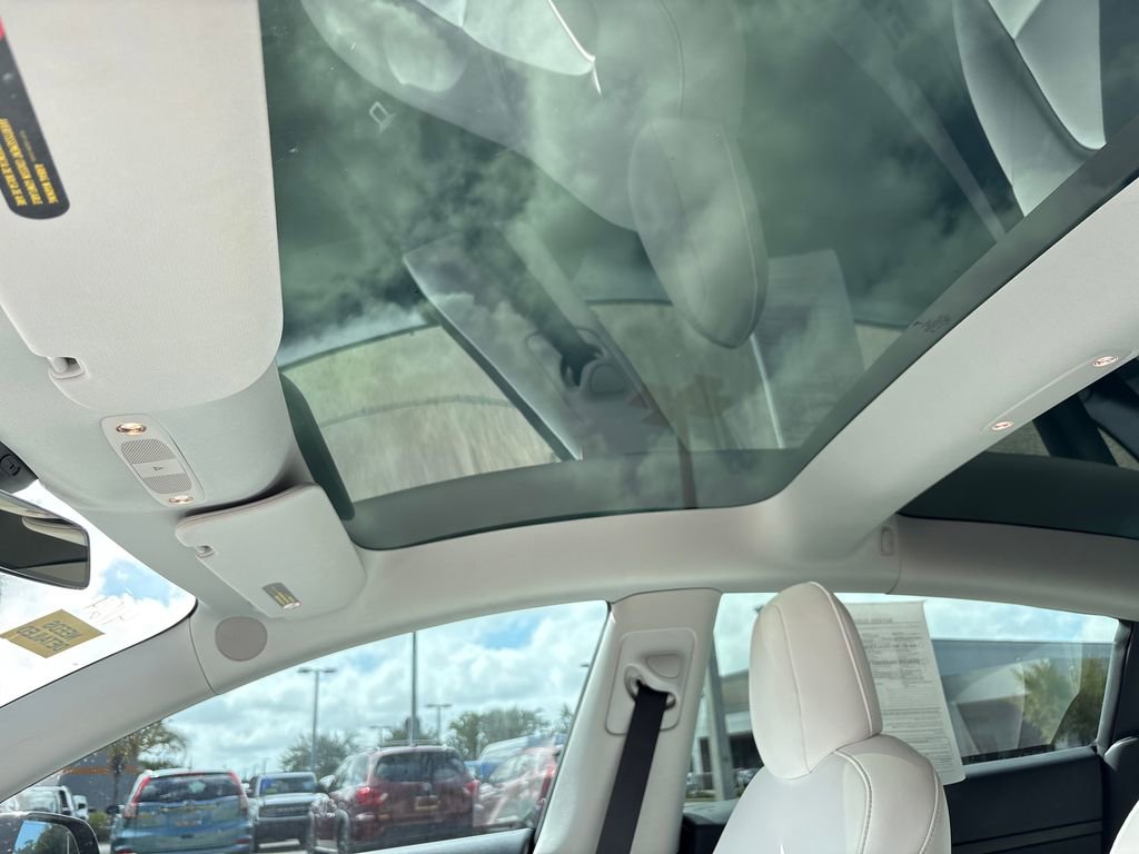 Used 2022 Tesla Model 3 Long Range AWD/4WD image 9