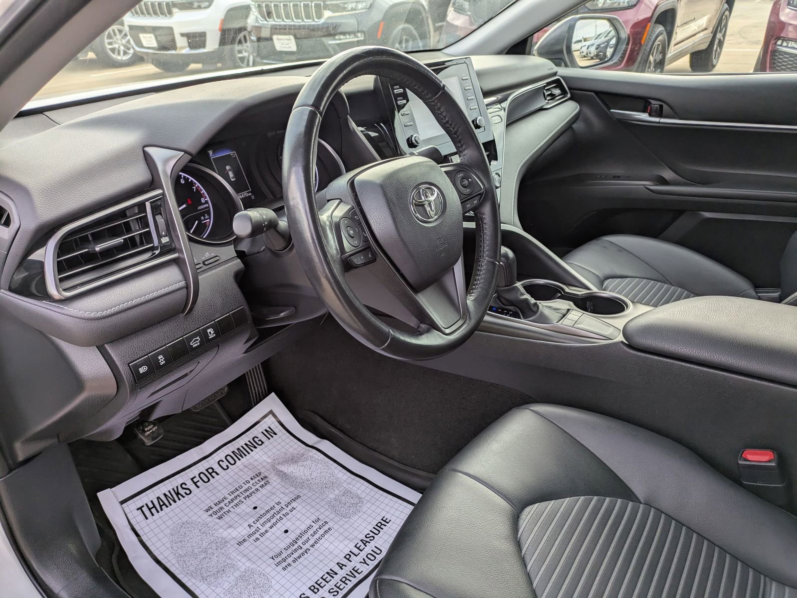 Used 2023 Toyota Camry SE image 9