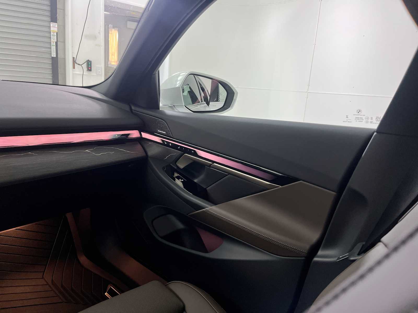 New 2027 BMW i5 xDrive40 AWD/4WD image 11