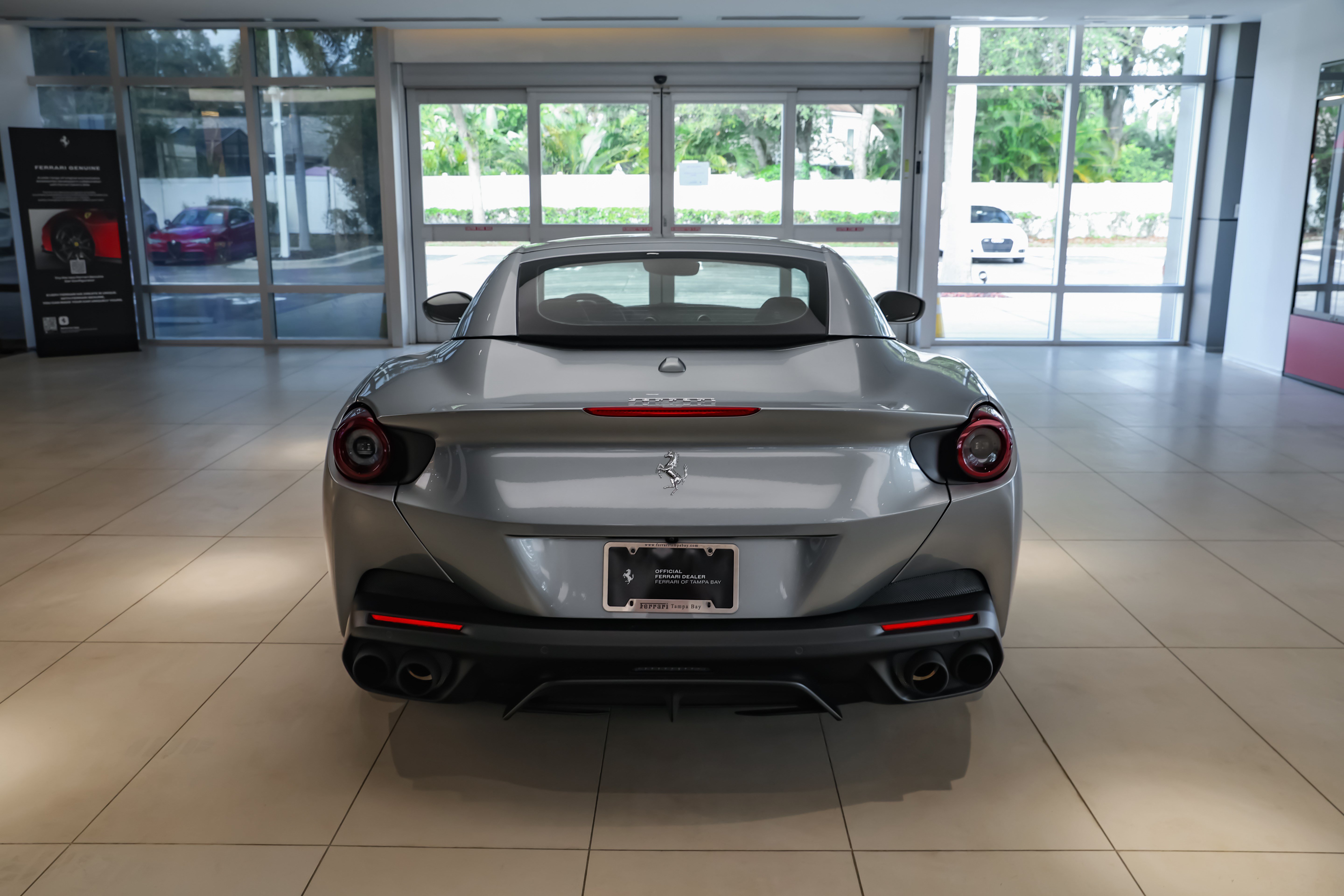 Used 2019 Ferrari Portofino RWD image 15
