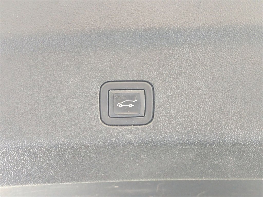 Used 2023 GMC Yukon Denali image 33