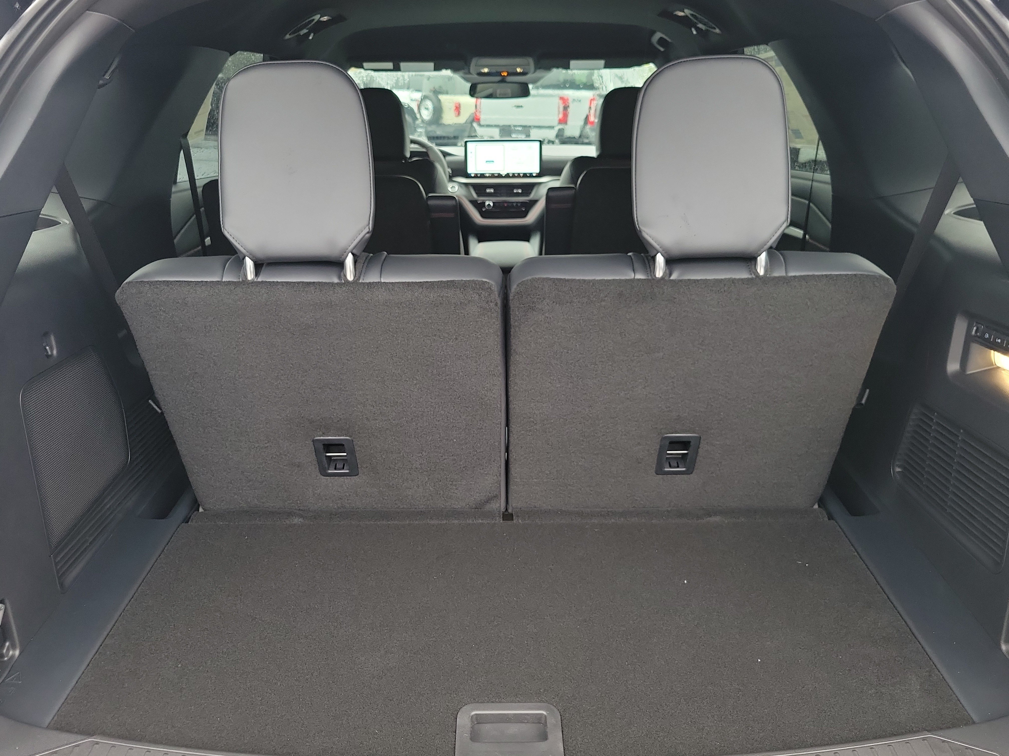 New 2027 Ford Explorer ST RWD image 8