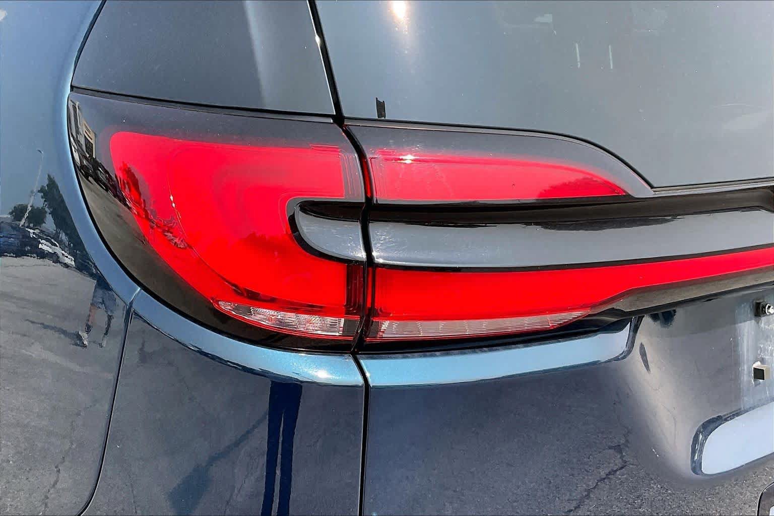 Used 2023 Chrysler Pacifica Touring-L FWD image 25