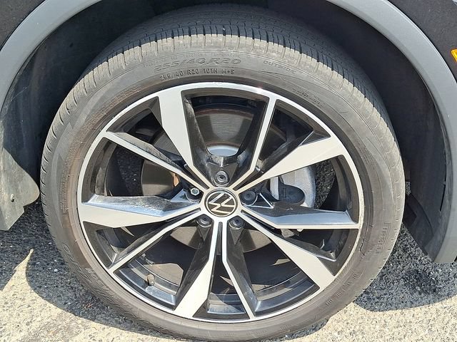 Used 2023 Volkswagen Tiguan SEL R-Line AWD/4WD image 9