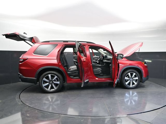 Used 2023 Honda Pilot Touring image 40