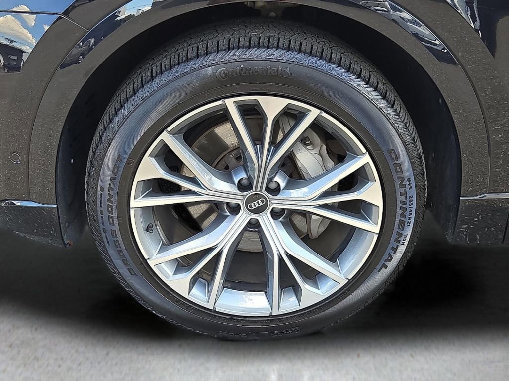 Used 2021 Audi Q8 Premium w/ Black Optic Package image 8