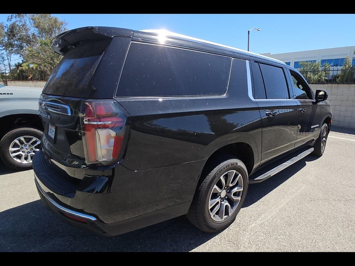 Used 2023 Chevrolet Suburban LS RWD image 11
