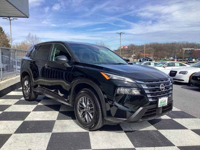 Used 2024 Nissan Rogue S image 4