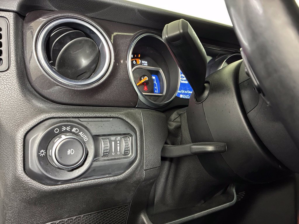 Used 2020 Jeep Wrangler Unlimited Sahara AWD/4WD image 18