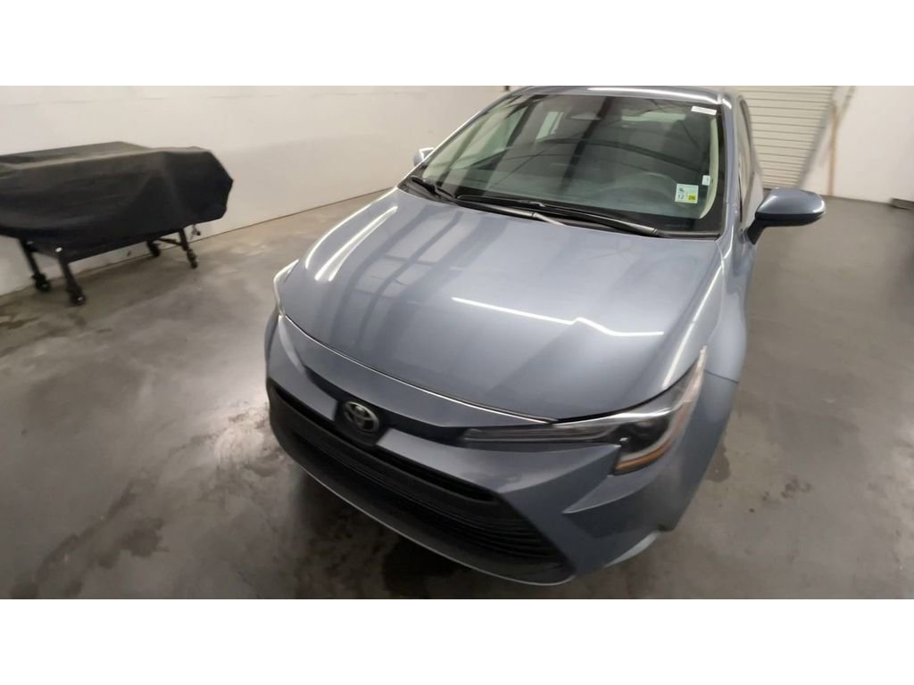 Used 2023 Toyota Corolla LE image 4