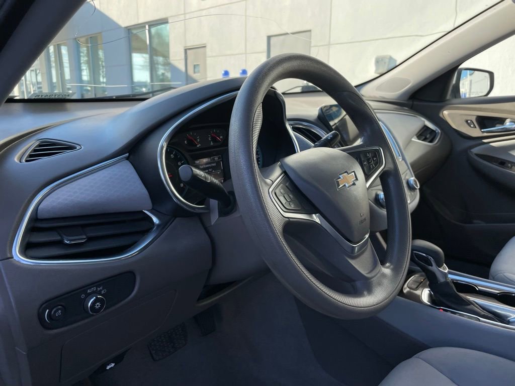 Used 2021 Chevrolet Malibu LT image 27
