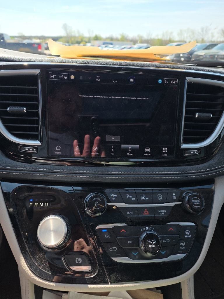 Used 2023 Chrysler Pacifica Limited w/ Uconnect Theater Family Group AWD/4WD image 16