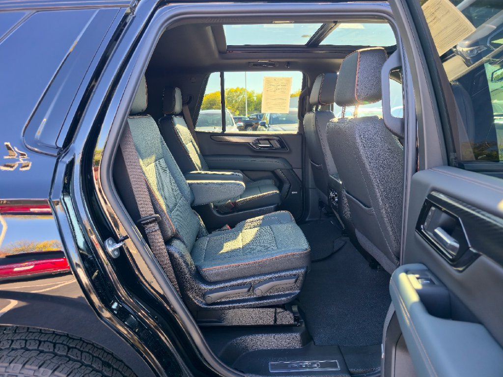 Certified 2025 GMC Yukon AT4 AWD/4WD image 28
