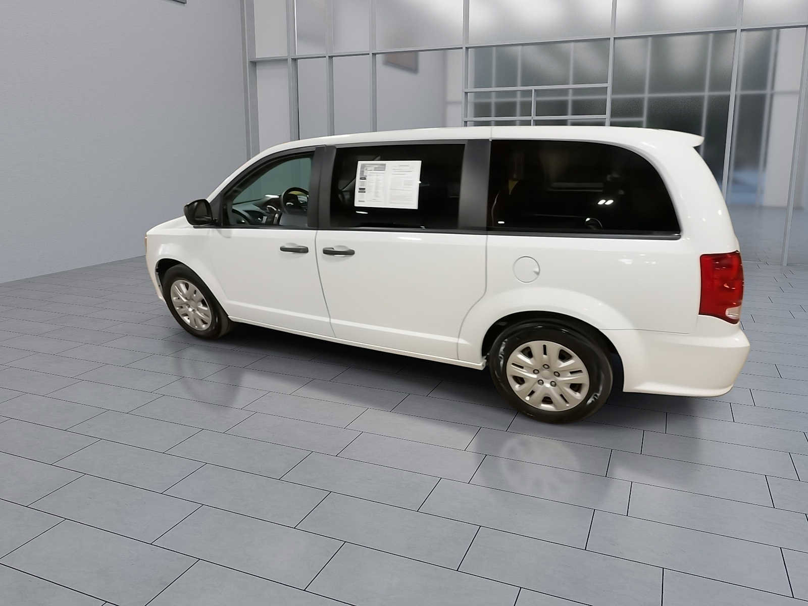 Used 2019 Dodge Grand Caravan SE w/ UConnect Hands-Free Group image 6