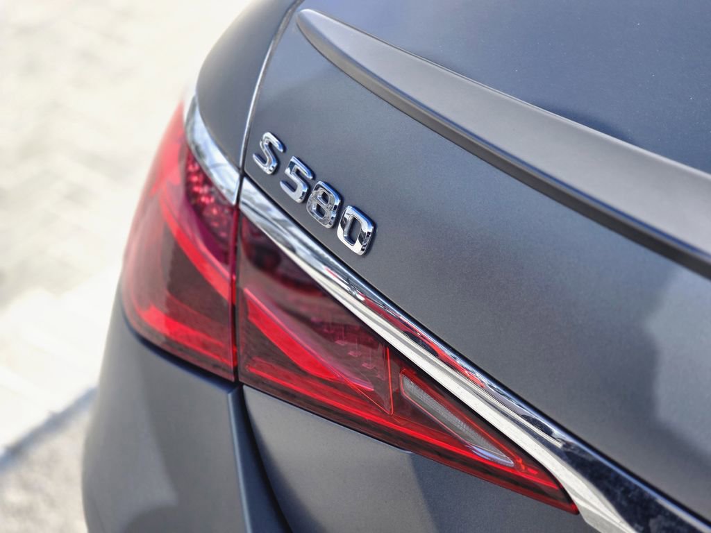 Used 2023 Mercedes-Benz S 580 4MATIC Sedan w/ AMG Line image 9