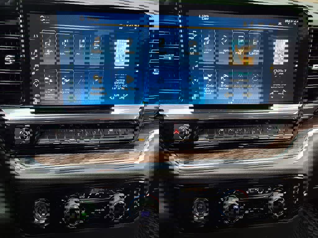 Used 2024 Chevrolet Silverado 1500 LT image 14