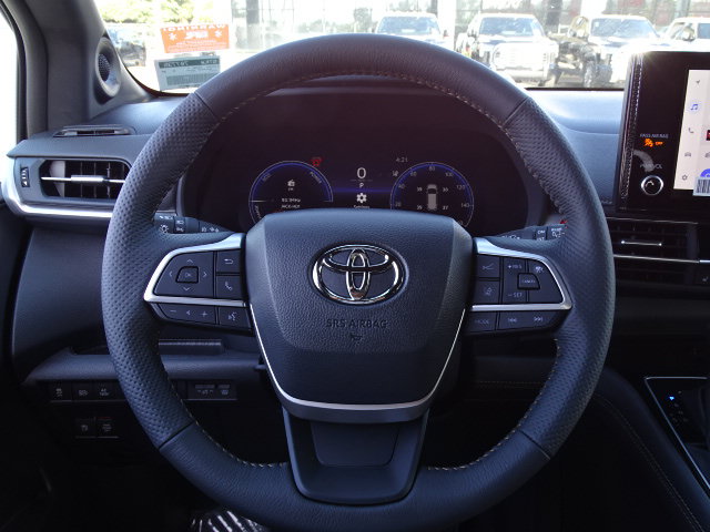 New 2026 Toyota Sienna XLE Woodland Edition AWD/4WD image 16