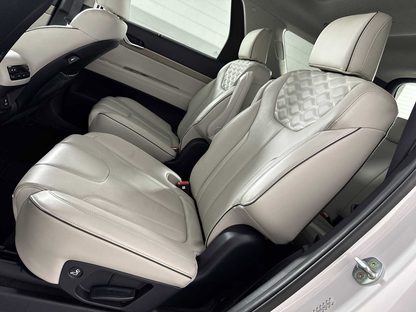 Used 2021 Hyundai Palisade Limited image 24