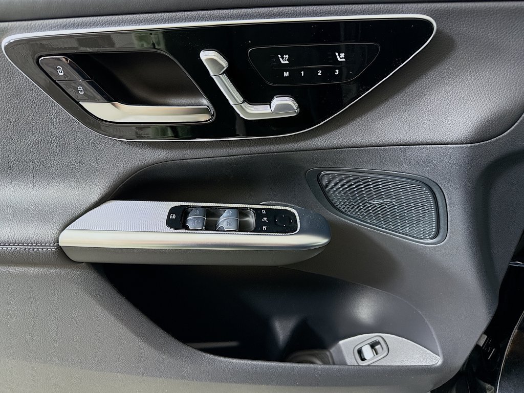Certified 2026 Mercedes-Benz GLC 300 4MATIC image 17