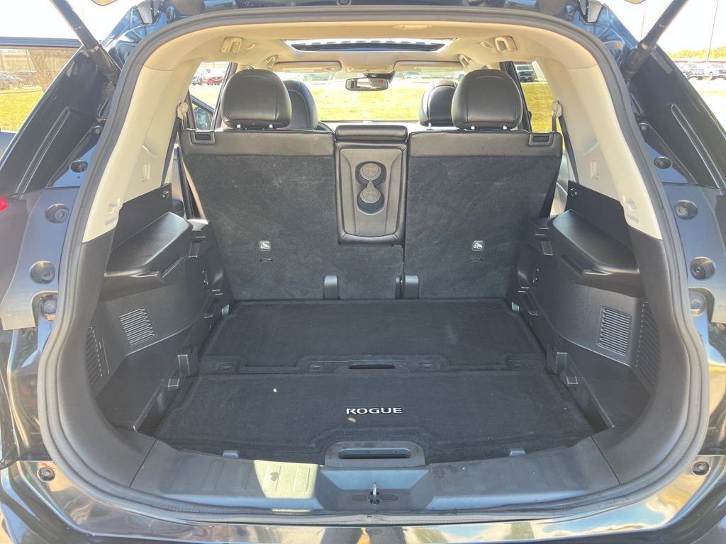 Used 2017 Nissan Rogue SL w/ SL Premium Package image 30