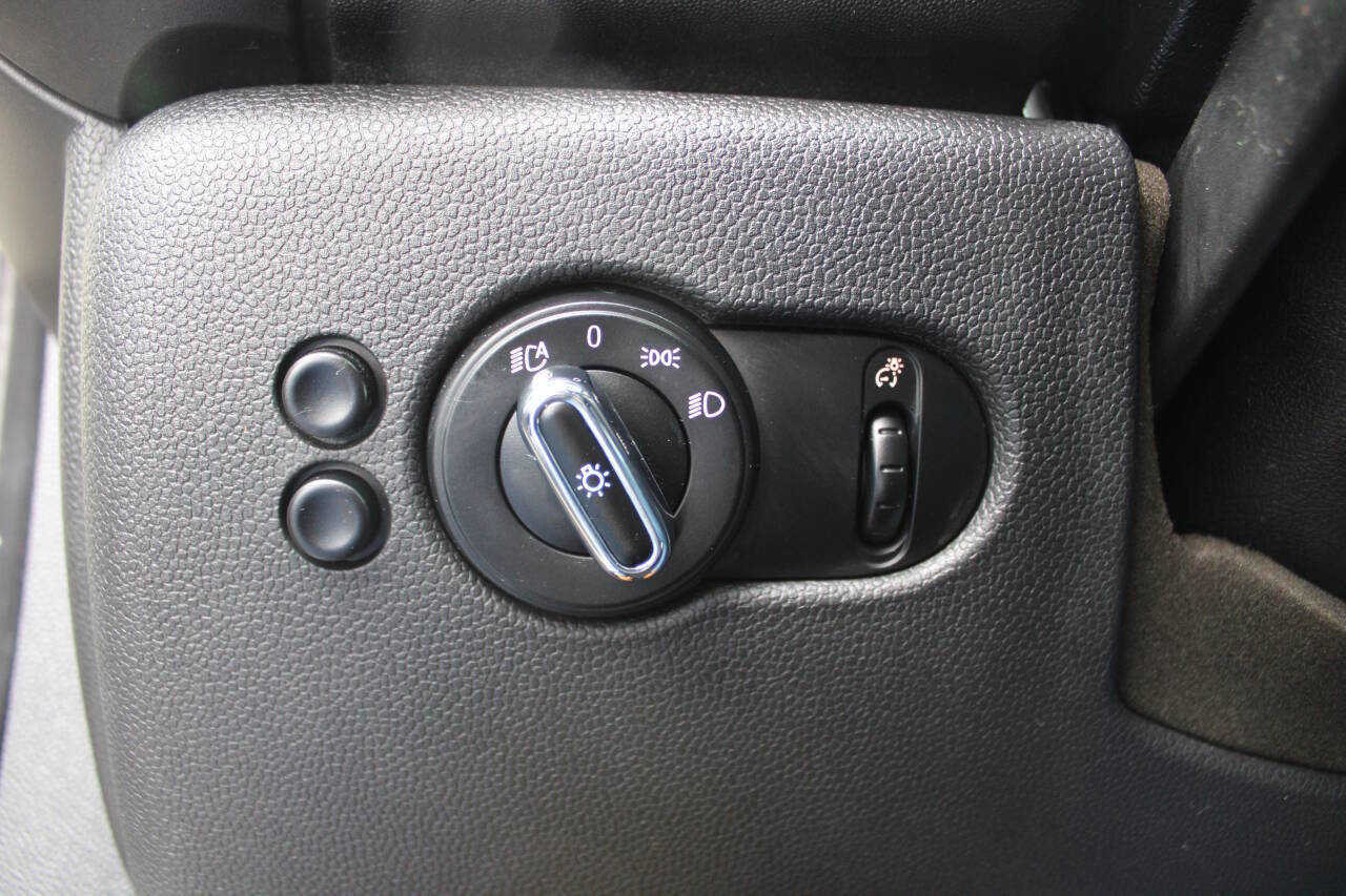 Used 2015 MINI Cooper 4-Door Hardtop image 41