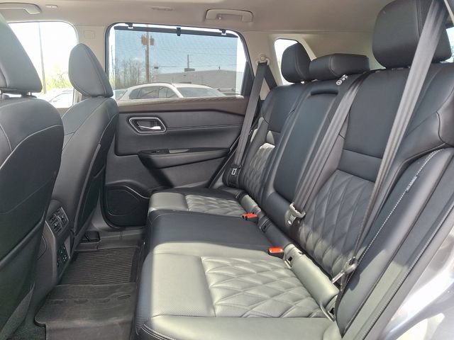 Used 2023 Nissan Rogue Platinum w/ Platinum Premium Package AWD/4WD image 12