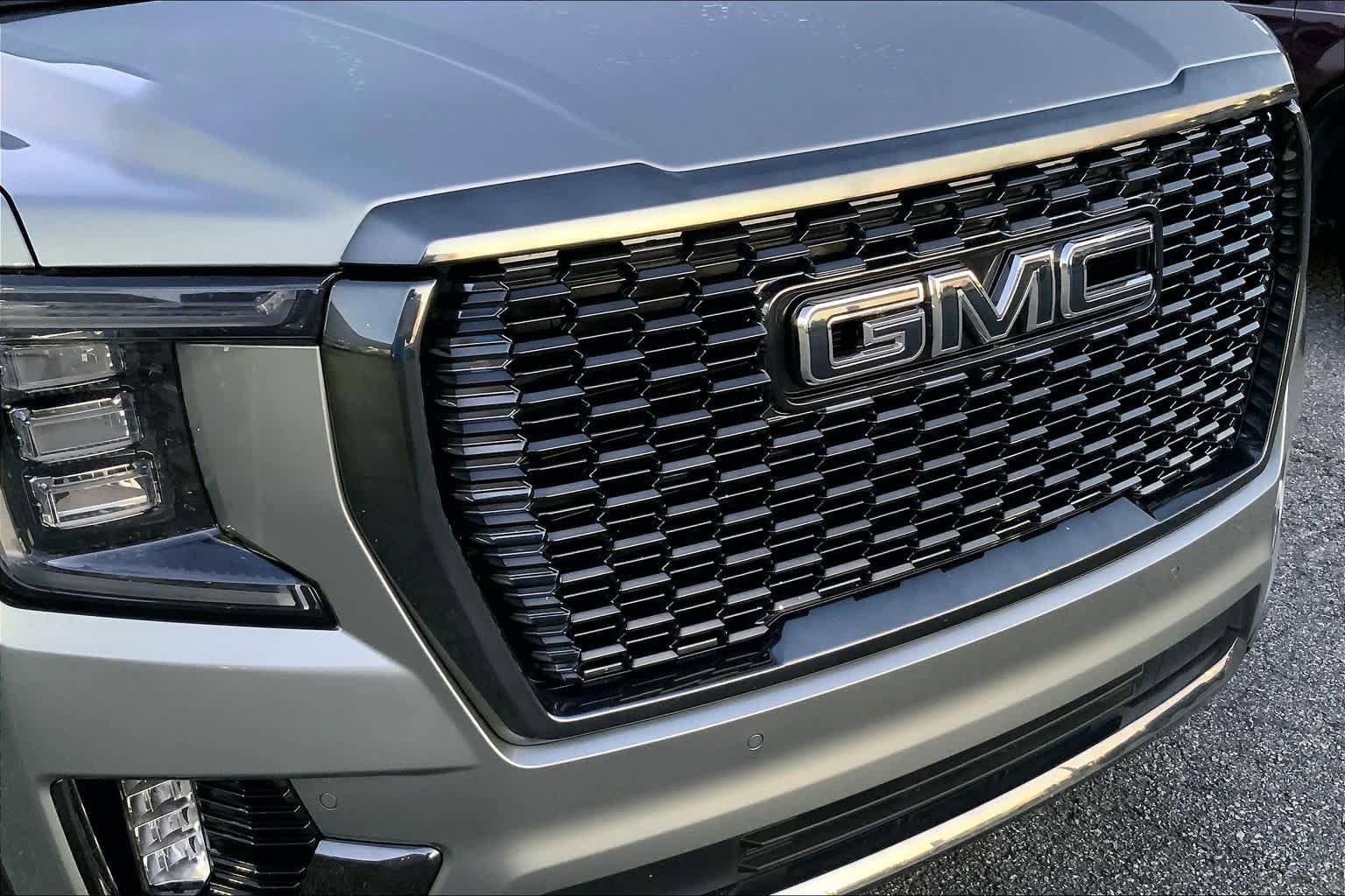 Used 2023 GMC Yukon Denali Ultimate AWD/4WD image 29