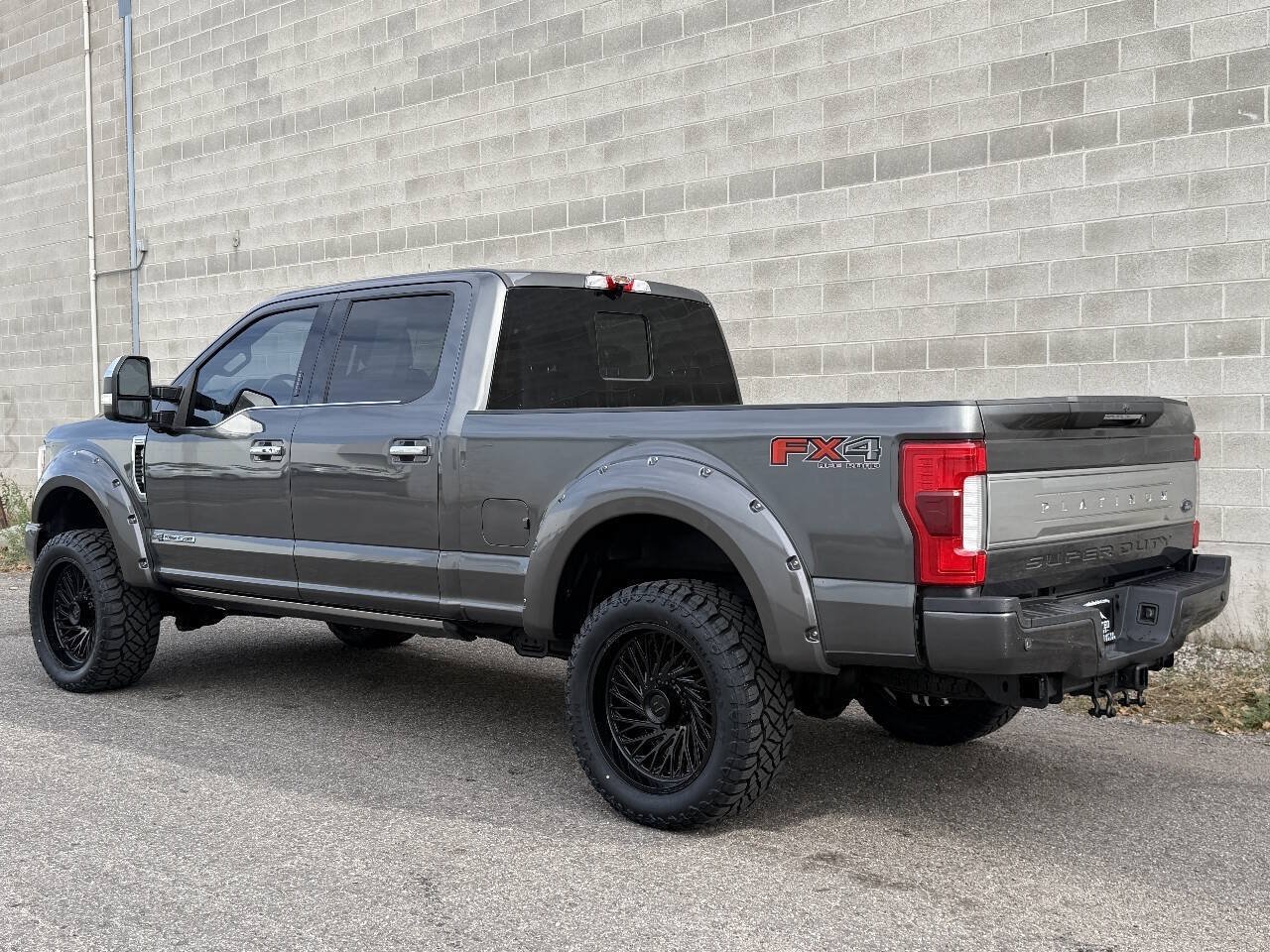 Used 2019 Ford F350 Platinum w/ Platinum Ultimate Package AWD/4WD image 21