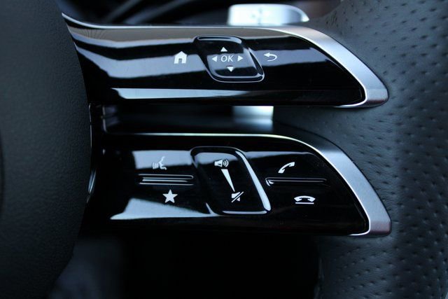 New 2025 Mercedes-Benz GLC 300 4MATIC image 11