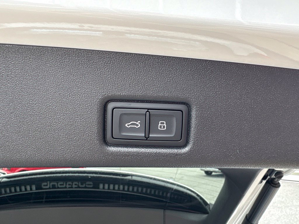 New 2026 Audi SQ5 Prestige AWD/4WD image 36