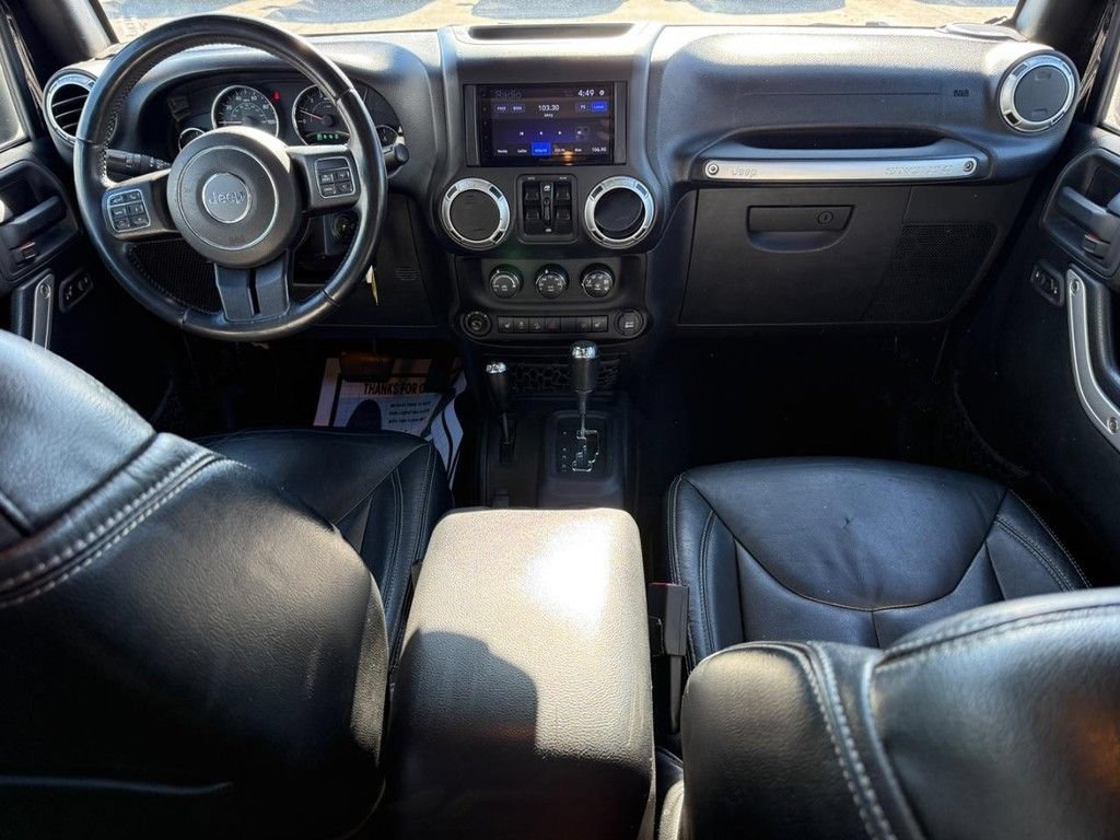 Used 2016 Jeep Wrangler Unlimited Sahara w/ Connectivity Group AWD/4WD image 8